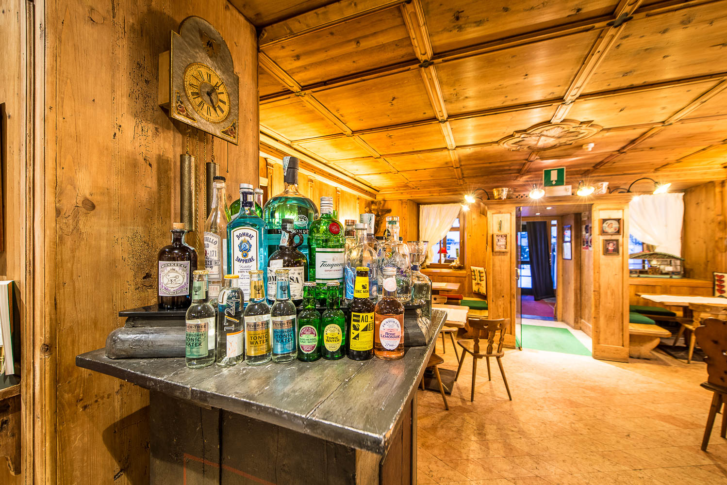 Adler Bar & Lounge in Niederdorf Villabassa